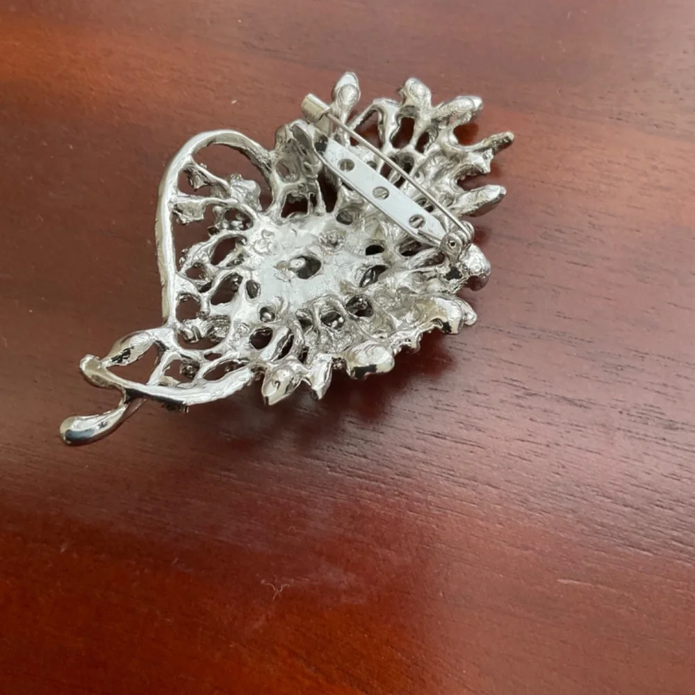 VINTAGE RHINESTONE BROOCH